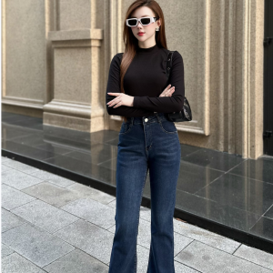 Quần ống loe mặc với áo gì - Bí quyết tạo phong cách cá tính riêng