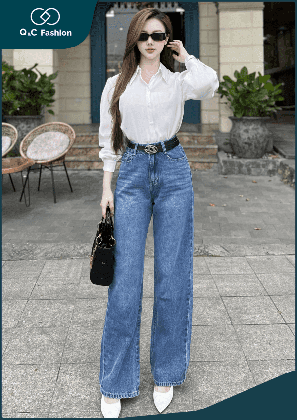 Sơ mi trắng + quần jeans xanh cổ điển