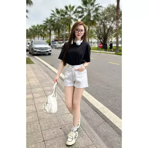 Quần Short Nữ Jean Cá Tính Trang Trí Cá Miệng Túi - Q&C Fashion - Hình ảnh 2